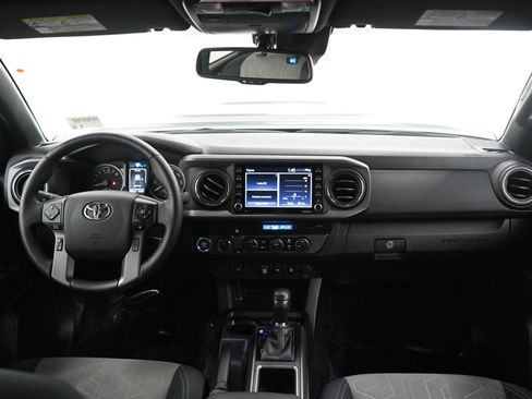 Used 2022 Toyota Tacoma TRD Sport AWD/4WD image 13