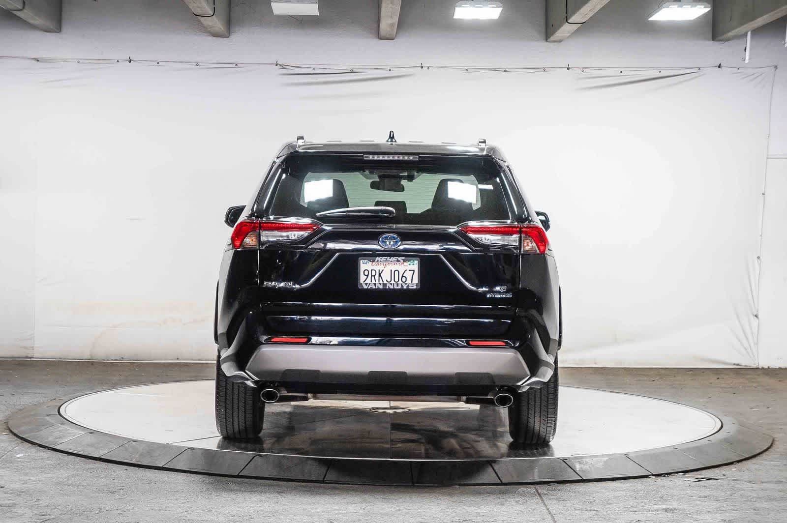 Certified 2022 Toyota RAV4 SE w/ Convenience Package AWD/4WD image 4