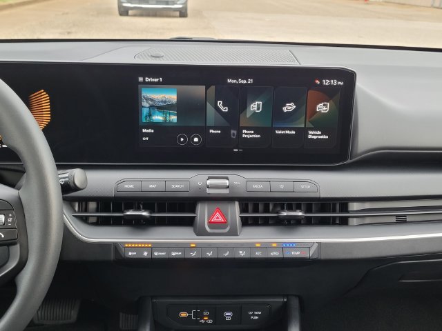 New 2026 Kia K4 FWD image 14