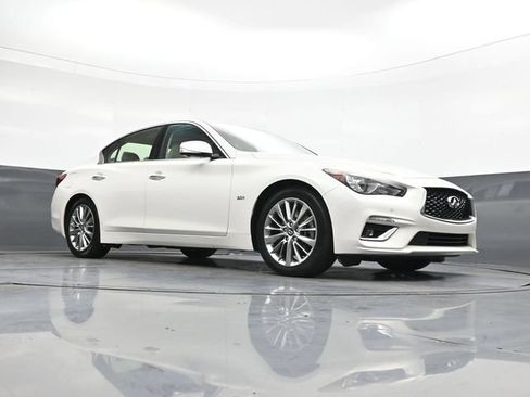 Used 2018 INFINITI Q50 Luxe w/ Essential Package (3.0T Luxe) RWD image 31