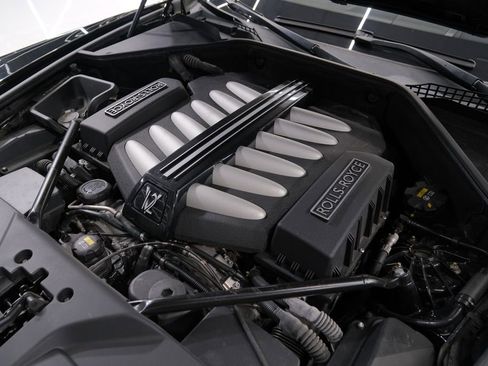 Used 2016 Rolls-Royce Dawn image 42