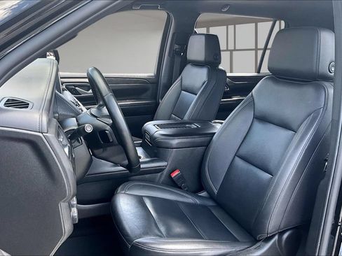 Used 2024 Chevrolet Suburban LT AWD/4WD image 21