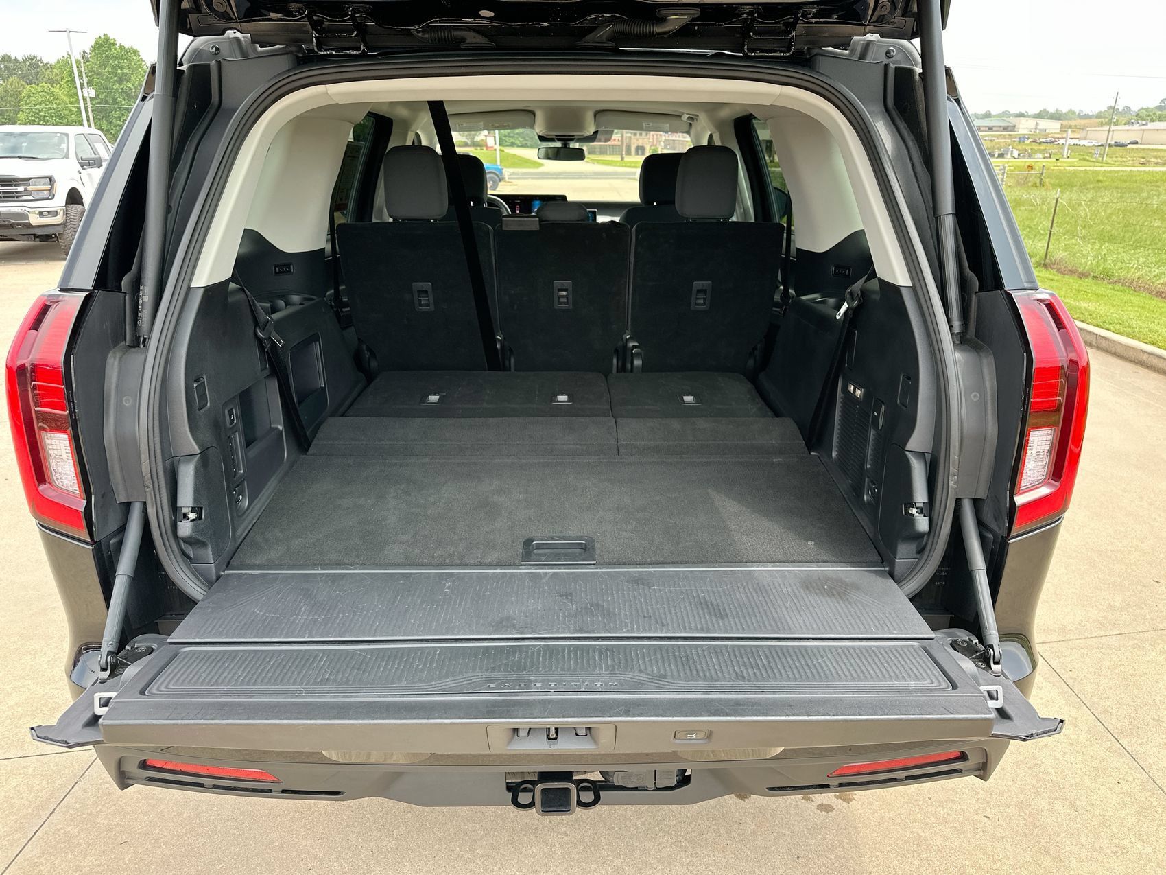 Used 2025 Ford Expedition Active AWD/4WD image 26