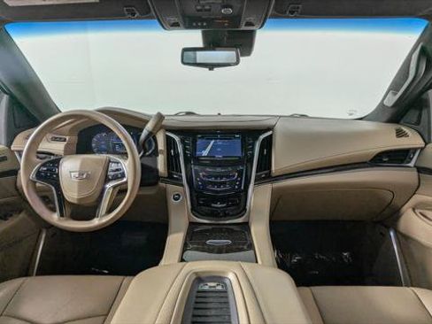 Used 2019 Cadillac Escalade Platinum AWD/4WD image 27