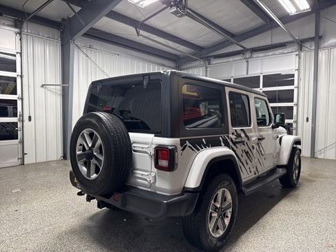 Used 2019 Jeep Wrangler Unlimited Sahara image 21