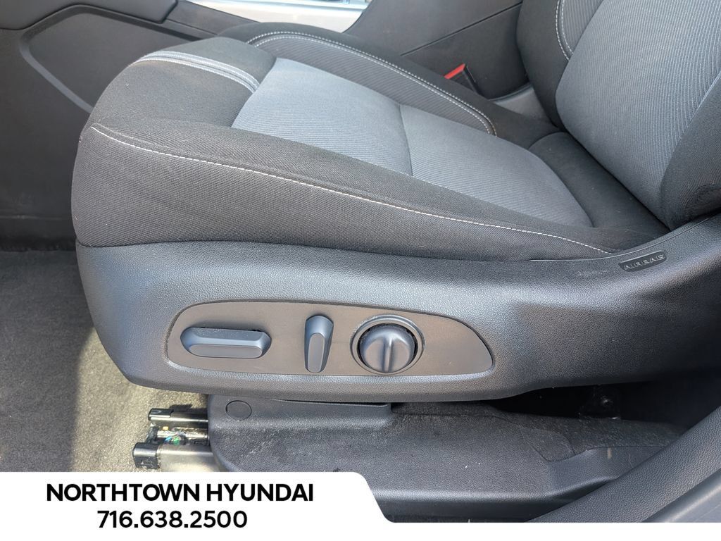 Used 2024 Chevrolet Blazer LT w/ Convenience Package AWD/4WD image 32