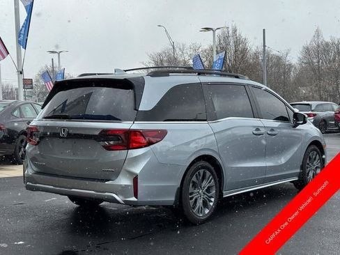 Used 2025 Honda Odyssey Touring image 3