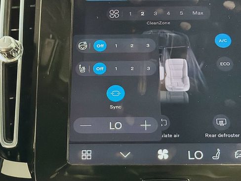 Used 2022 Volvo XC40 P8 Recharge Plus AWD/4WD image 20
