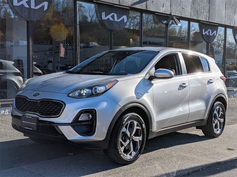 Used 2020 Kia Sportage LX image 2