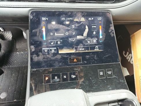 Used 2025 INFINITI QX80 Sensory image 7