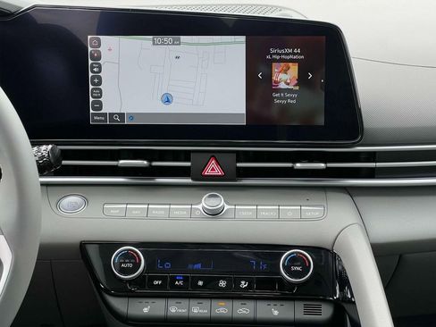 Used 2024 Hyundai Elantra SEL w/ Convenience Package image 27