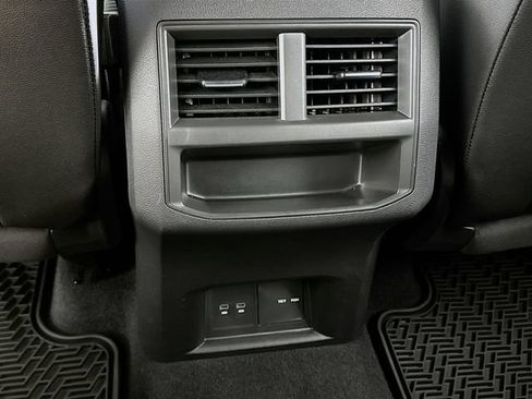Used 2022 Volkswagen Atlas Cross Sport SE AWD/4WD image 12