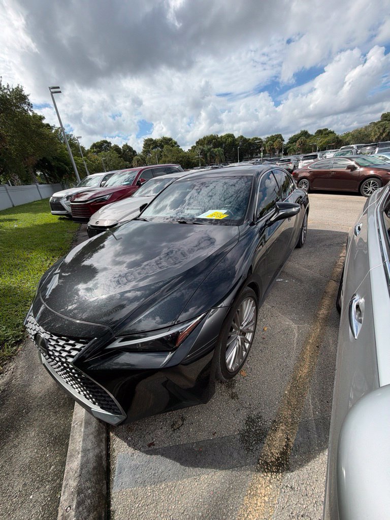 Certified 2022 Lexus IS 300 w/ Premium Package RWD image 3