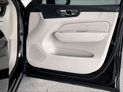 Certified 2023 Volvo XC60 B5 Plus w/ Protection Package Premier image 26