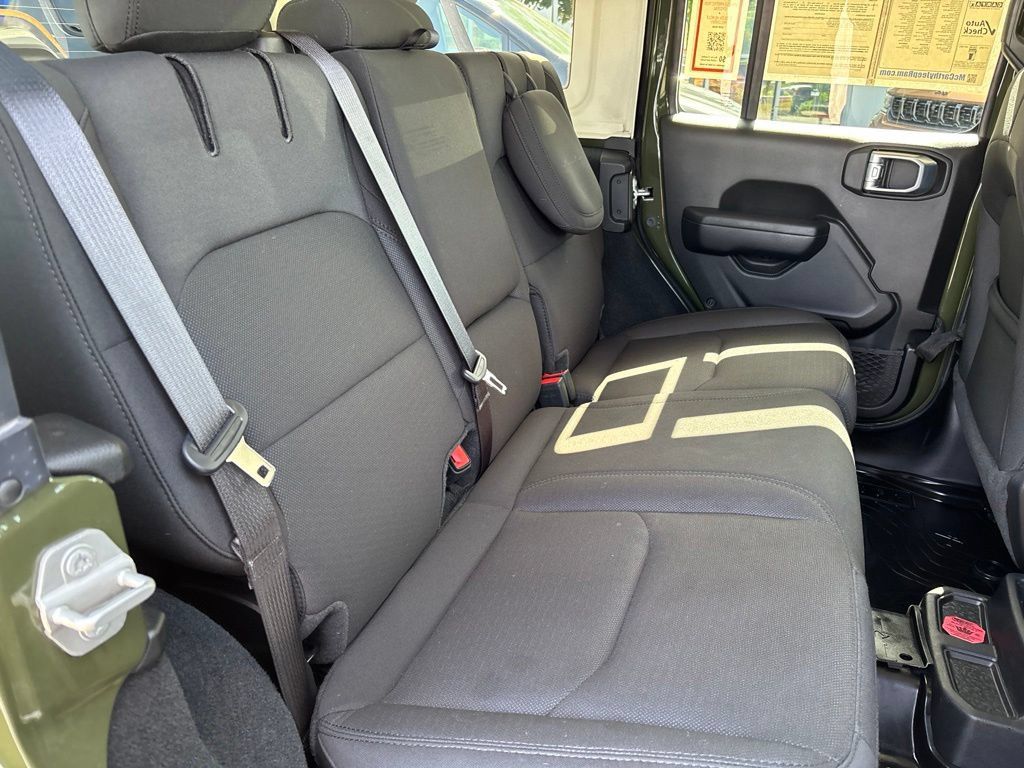 Used 2023 Jeep Wrangler Unlimited AWD/4WD image 20