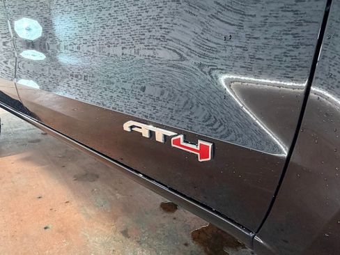 Used 2024 GMC Canyon AT4 w/ AT4 Premium Package image 9