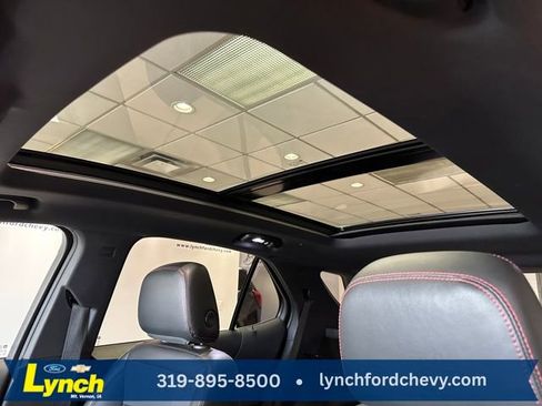 Used 2023 Chevrolet Equinox RS image 4