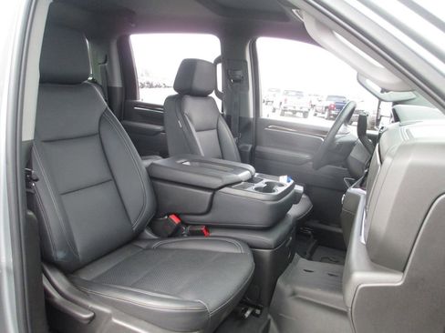 Used 2025 GMC Sierra 2500 SLE w/ SLE Value Package; AWD/4WD image 23