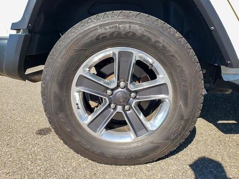 Used 2021 Jeep Wrangler Unlimited Sahara image 27