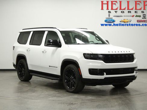 Used 2023 Jeep Wagoneer Series II RWD image 1