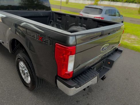 Used 2017 Ford F250 XL w/ STX Appearance Package AWD/4WD image 8