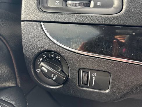 Used 2018 Dodge Grand Caravan SE FWD image 8