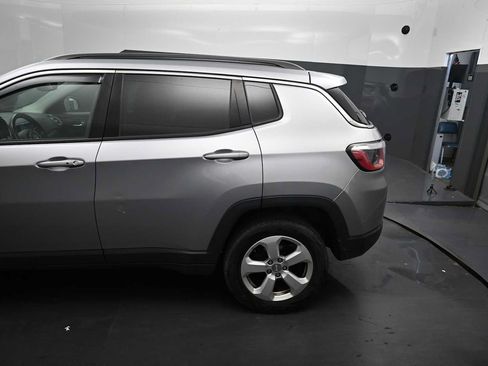 Used 2018 Jeep Compass Latitude w/ Popular Equipment Group AWD/4WD image 16