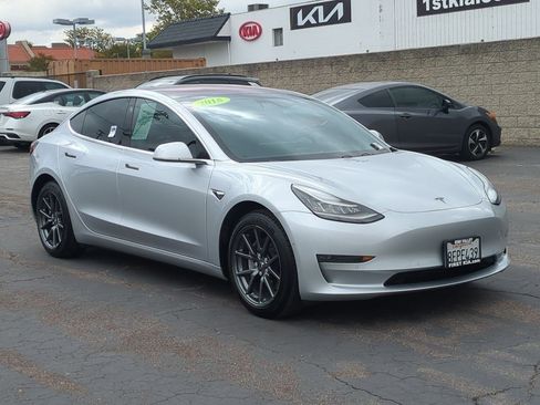 Used 2018 Tesla Model 3 RWD image 3