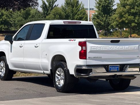 Used 2023 Chevrolet Silverado 1500 LT AWD/4WD image 5