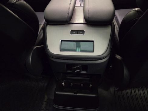 Used 2025 Lincoln Navigator L Reserve w/ Jet Appearance Package AWD/4WD image 32