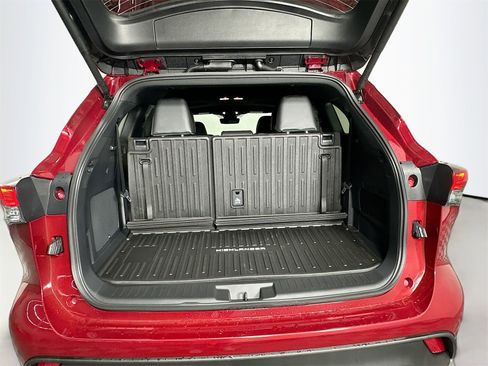 New 2026 Toyota Highlander XSE image 28