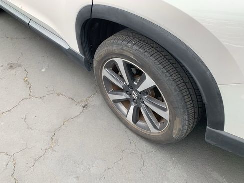 Used 2023 Honda Pilot Touring image 11