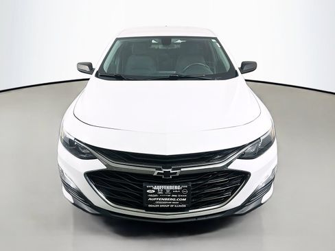 Used 2019 Chevrolet Malibu RS FWD image 2