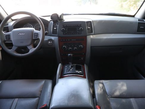 Used 2007 Jeep Grand Cherokee Limited w/ Trailer Tow Group IV AWD/4WD image 17