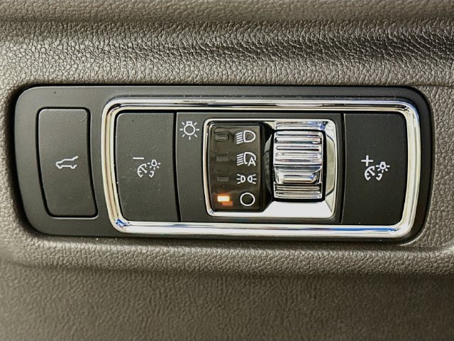 Used 2023 Lincoln Corsair Reserve w/ Equipment Group 201A FWD image 23