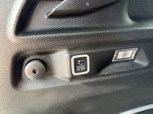 Used 2021 Jeep Grand Cherokee L Limited w/ Luxury Tech Group II image 28