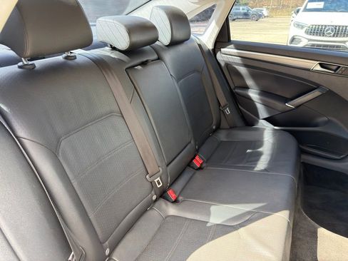 Used 2017 Volkswagen Passat 1.8T R-Line image 29