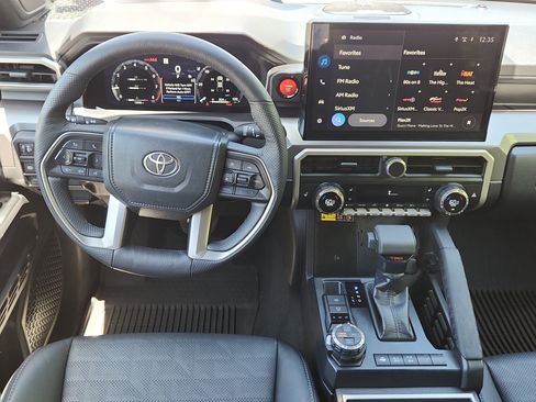 Used 2025 Toyota Tacoma TRD Off-Road w/ TRD Off Road Premium Package AWD/4WD image 10