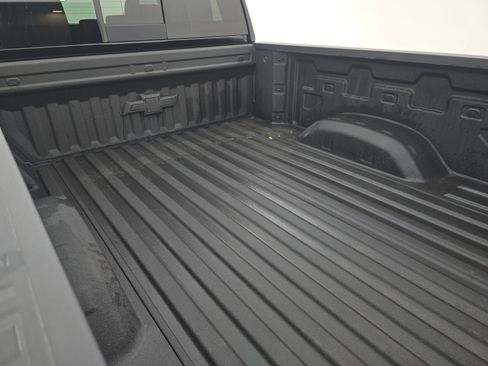 Used 2025 Chevrolet Silverado 2500 ZR2 w/ Technology Package image 17