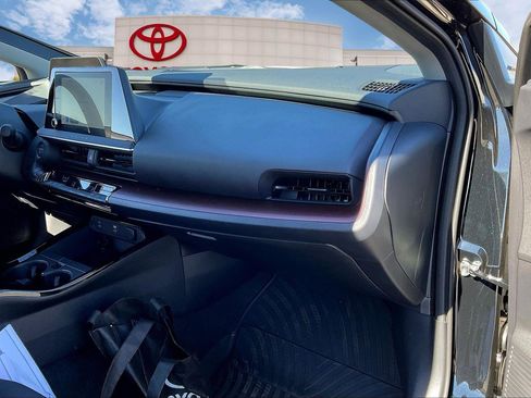Certified 2025 Toyota Prius SE image 16