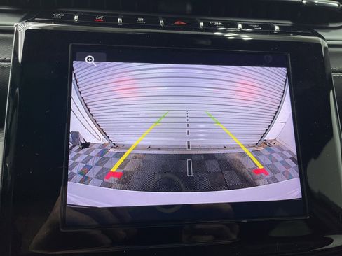 New 2025 Jeep Grand Cherokee Altitude image 9