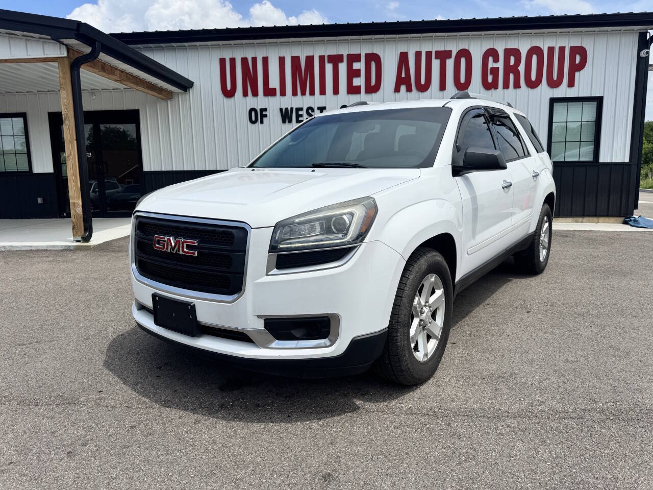 Used 2016 GMC Acadia SLE AWD/4WD image 1