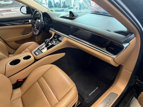 Used 2018 Porsche Panamera 4 AWD/4WD image 39
