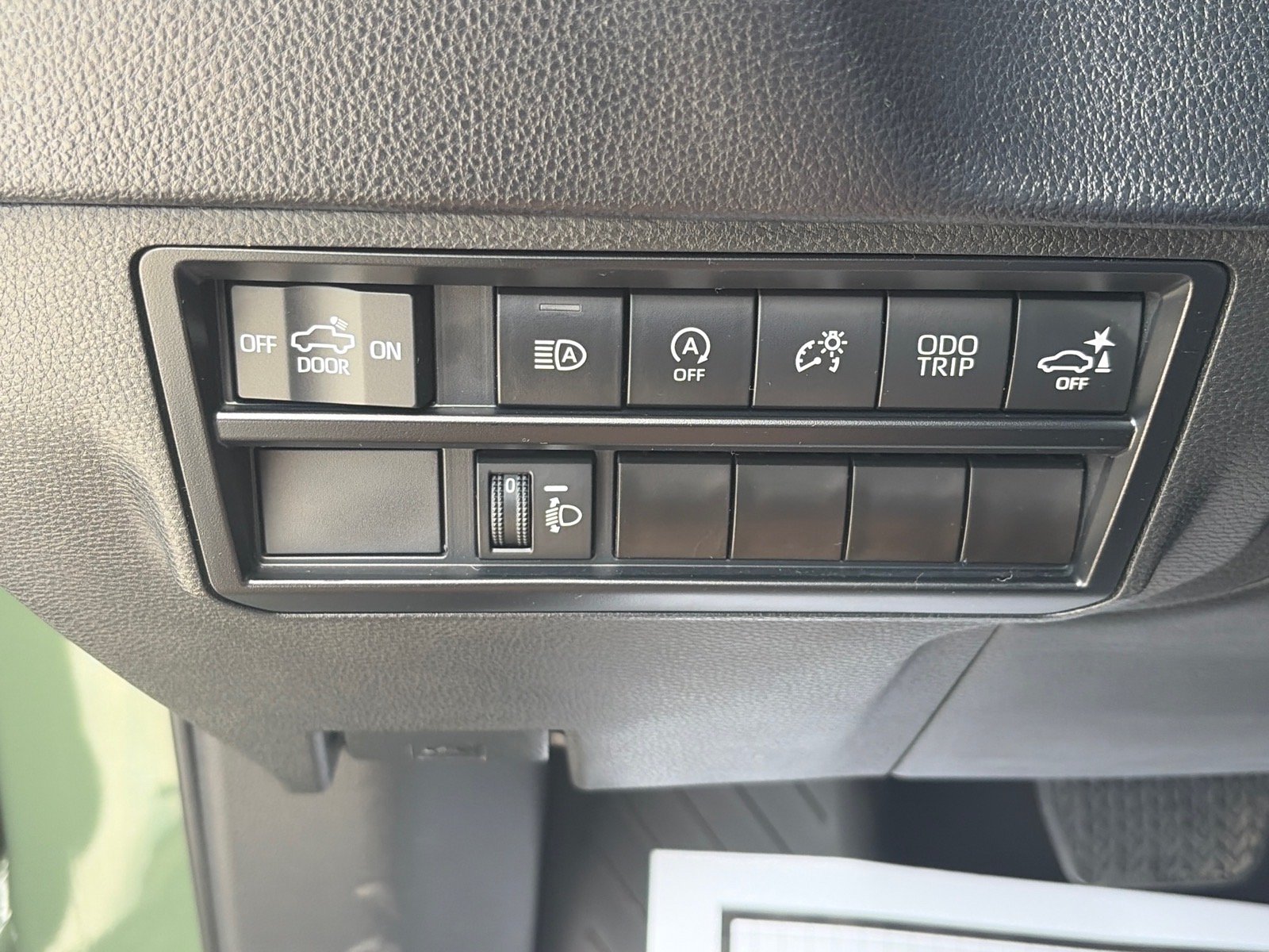 Used 2023 Toyota Tundra SR5 w/ SR5 Convenience Package AWD/4WD image 17