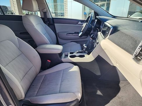 Used 2021 Kia Sportage LX image 8