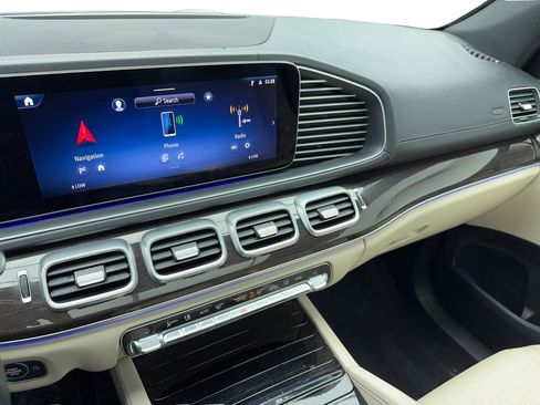 Used 2025 Mercedes-Benz GLS 450 4MATIC w/ AMG Line Exterior image 23