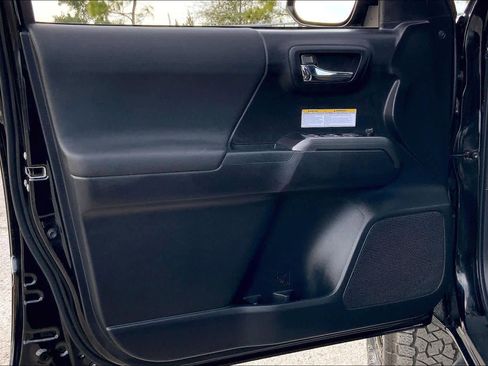 Used 2020 Toyota Tacoma TRD Off-Road image 20