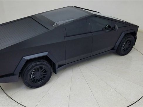 Used 2024 Tesla Cybertruck AWD Crew Cab image 78