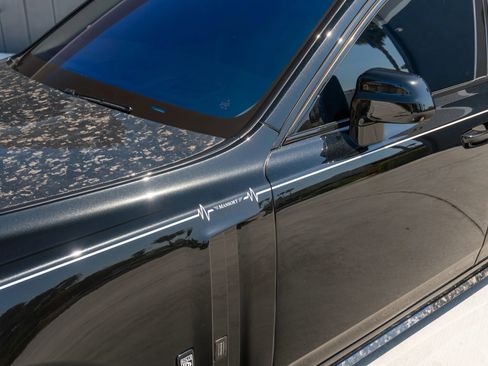 Used 2024 Rolls-Royce Phantom Sedan w/ The Phantom Package RWD image 29
