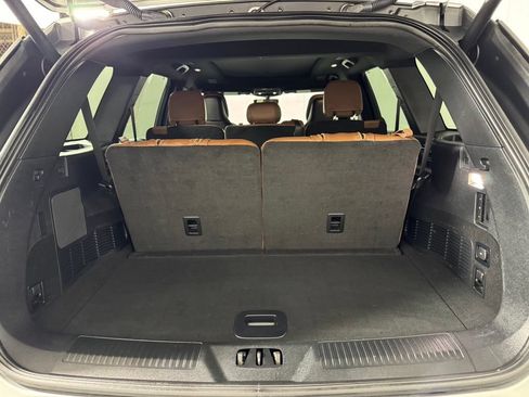 Used 2023 Lincoln Aviator Reserve w/ Equipment Group 201A AWD/4WD image 13